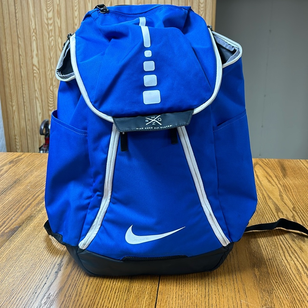 Nike Elite Bag